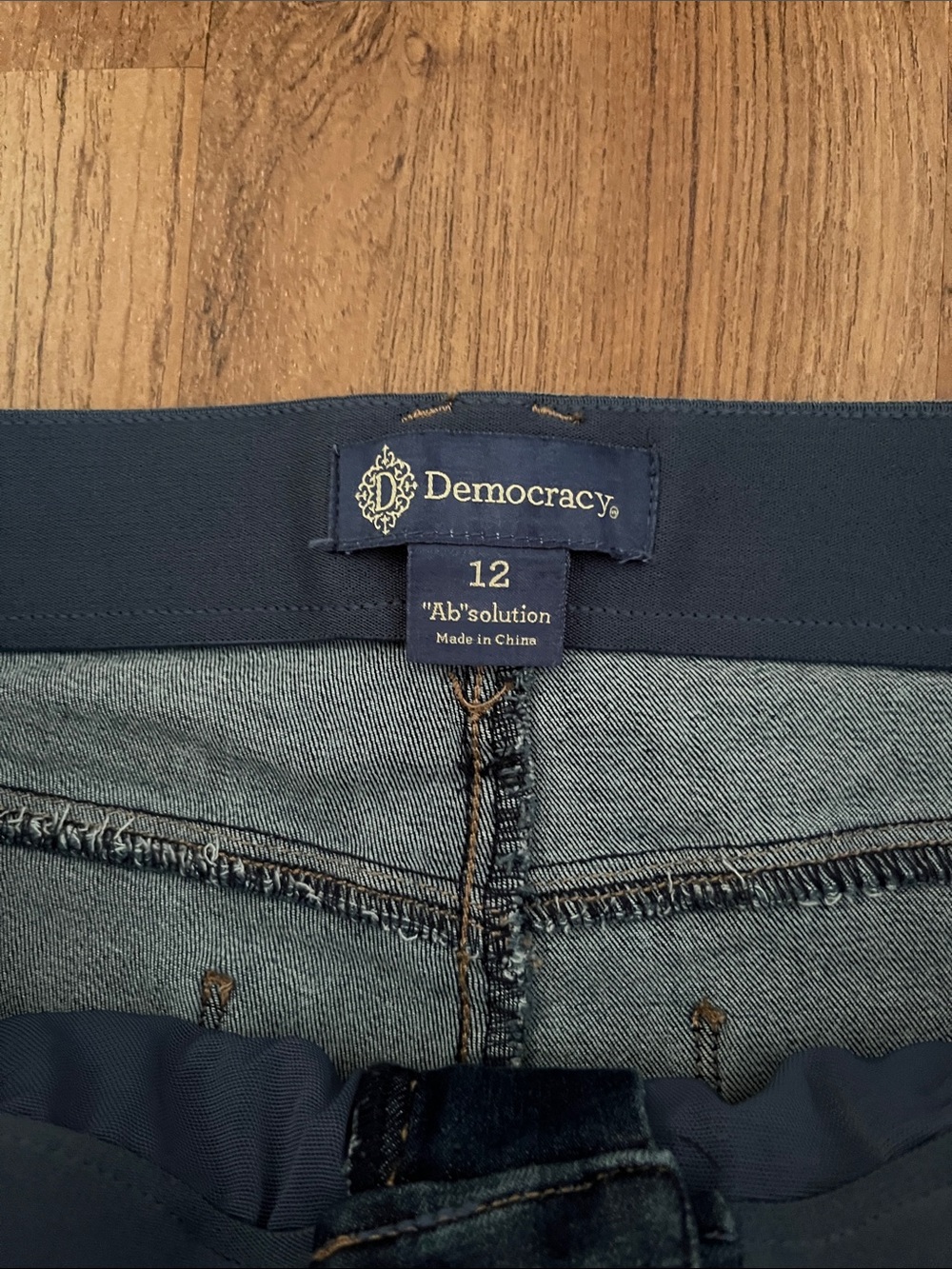 NWT Democracy Ab Solution 3D Embroidered Bow Skimmer Jeans - Picture 9 of 16
